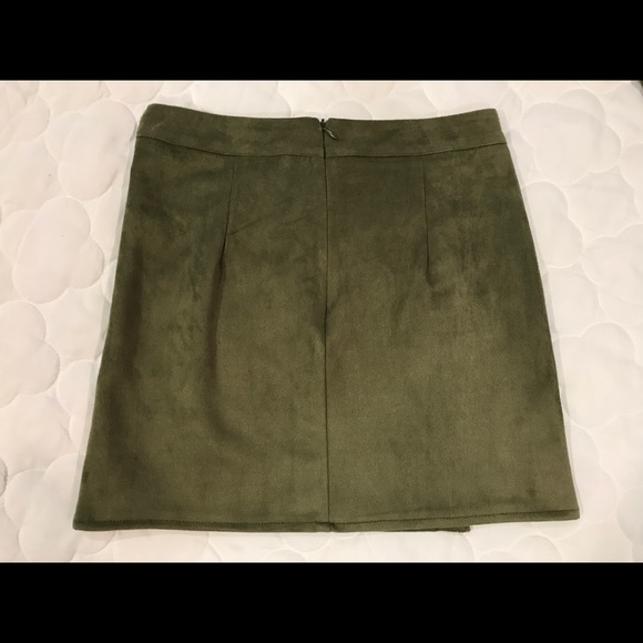 Two Piece Set - Picture 7 of 7